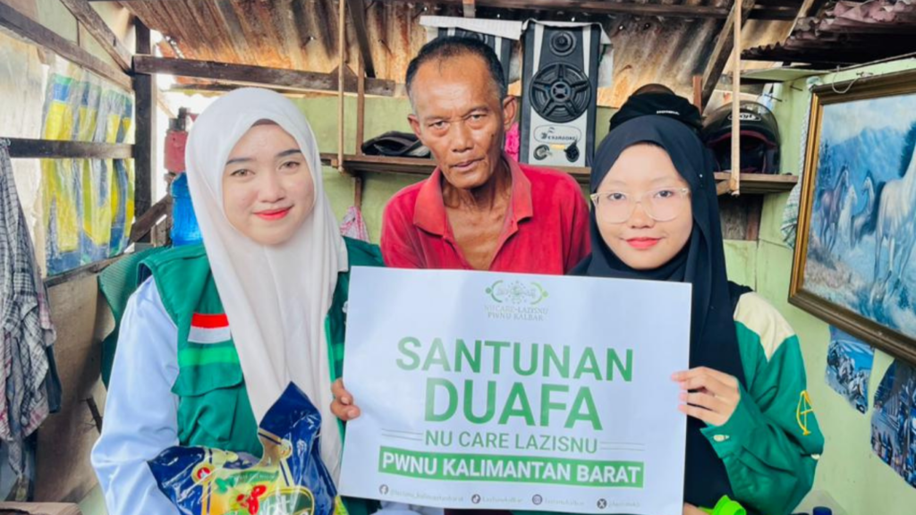 Mahasiswa IAIN Pontianak Turut Andil dalam Penyaluran Bantuan Kaum Duafa Bersama LAZISNU PWNU Kalbar